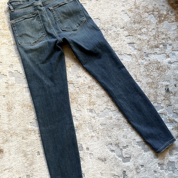 Gently used Good American stretch crop in a size 0… - Picture 3 of 3